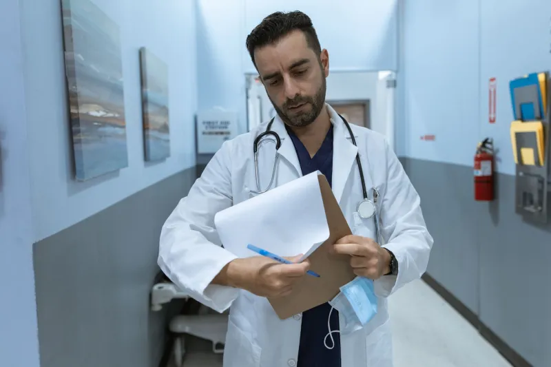First Impressions, Lasting Harm: The Cognitive Trap of Diagnostic Anchoring in Clinical Medicine